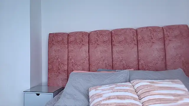 emmacurvy online show from 12, 11, 2025