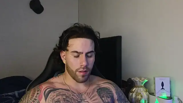 Snapshot of Ades_Lowe chatting on 28, 3, 2026 Ades Lowe online show from 28, 3, 2026