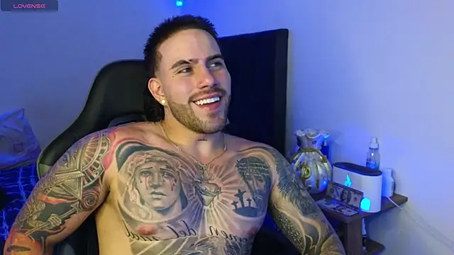 Snapshot of Ades_Lowe chatting on 14, 4, 2026 Ades Lowe online show from 14, 4, 2026