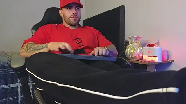 Snapshot of Ades_Lowe chatting on 20, 4, 2026 Ades Lowe online show from 20, 4, 2026