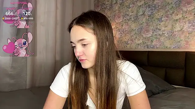 LoraDavi online show from 10, 3, 2026