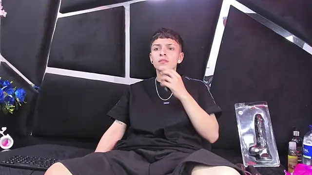 Megan Thompson  online show from 18, 12, 2025