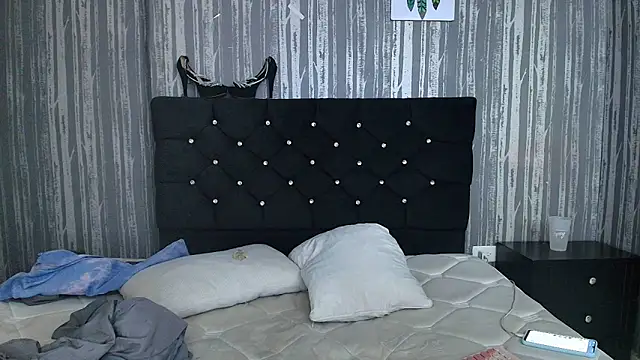 Snapshot of Alicee_Moonn chatting on 26, 11, 2025 Alicee Moonn online show from 26, 11, 2025