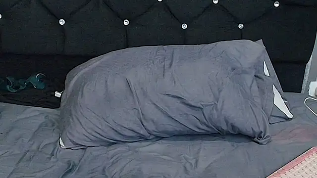 Snapshot of Alicee_Moonn chatting on 27, 11, 2025 Alicee Moonn online show from 27, 11, 2025