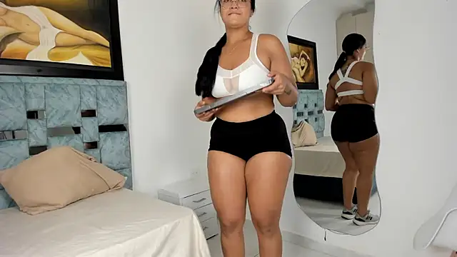 Snapshot of tamara_lovv chatting on 29, 9, 2025 tamara lovv online show from 29, 9, 2025