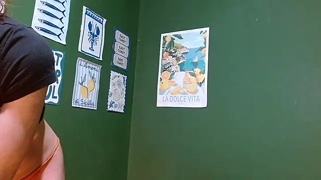 Roxiehood online show from 25, 10, 2025