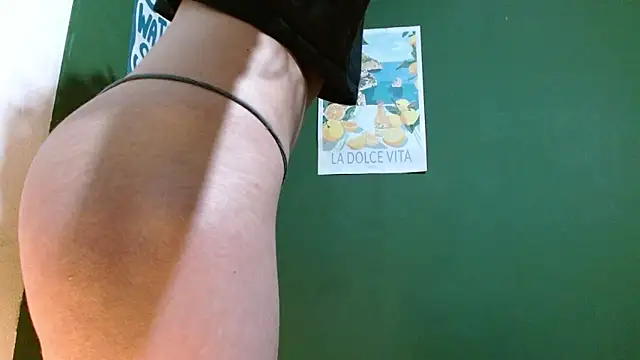 Snapshot of Roxiehood chatting on 2, 5, 2026 Roxiehood online show from 2, 5, 2026