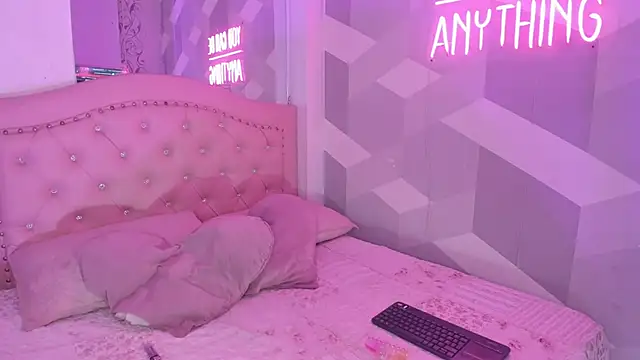 Snapshot of BiancaShermann chatting on 3, 2, 2026 BiancaShermann online show from 3, 2, 2026