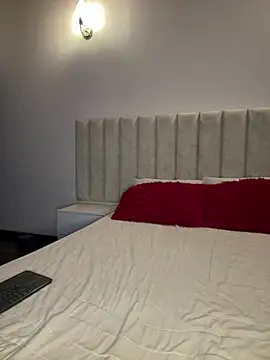 Snapshot of Mia_Roswell chatting on 9, 4, 2026 Mia Roswell online show from 9, 4, 2026