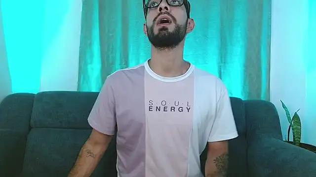 Snapshot of ReyPablo1 chatting on 13, 10, 2025 ReyPablo1 online show from 13, 10, 2025