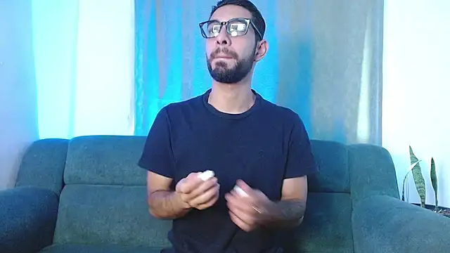 Snapshot of ReyPablo1 chatting on 14, 10, 2025 ReyPablo1 online show from 14, 10, 2025