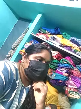 Snapshot of Villageanuty chatting on 7, 4, 2026 Villageanuty online show from 7, 4, 2026