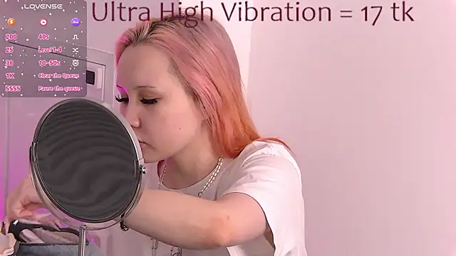 Snapshot of AsiaVegas chatting on 21, 11, 2025 AsiaVegas online show from 21, 11, 2025