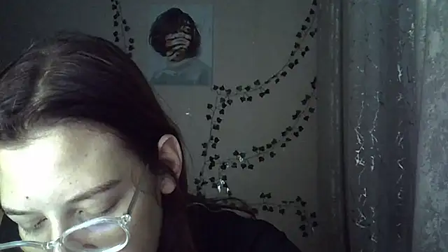 Snapshot of Lily_Ember chatting on 21, 10, 2025 Lily Ember online show from 21, 10, 2025