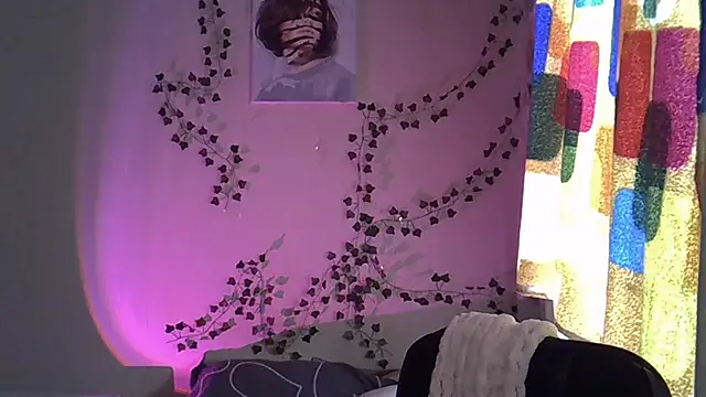 Snapshot of Lily_Ember chatting on 23, 10, 2025 Lily Ember online show from 23, 10, 2025