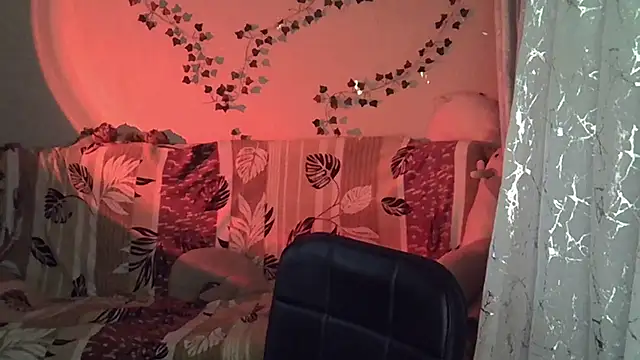 Snapshot of Lily_Ember chatting on 26, 11, 2025 Lily Ember online show from 26, 11, 2025