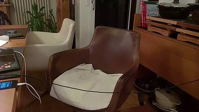 Unique X perience online show from 4, 10, 2025