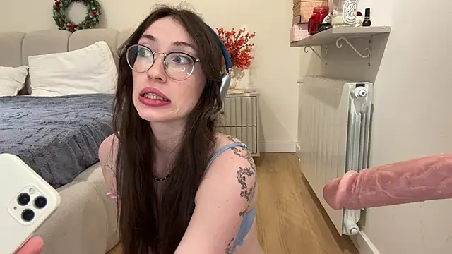 Snapshot of Kelly_Berry__ chatting on 11, 4, 2026 Kelly Berry online show from 11, 4, 2026