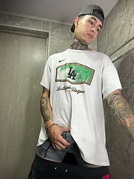 Snapshot of samm4044 chatting on 8, 1, 2026 samm4044 online show from 8, 1, 2026