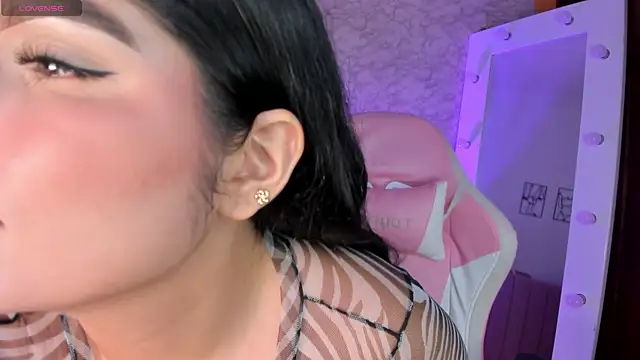 Snapshot of Kendall_Jonss1 chatting on 7, 10, 2025 Kendall Jonss1 online show from 7, 10, 2025