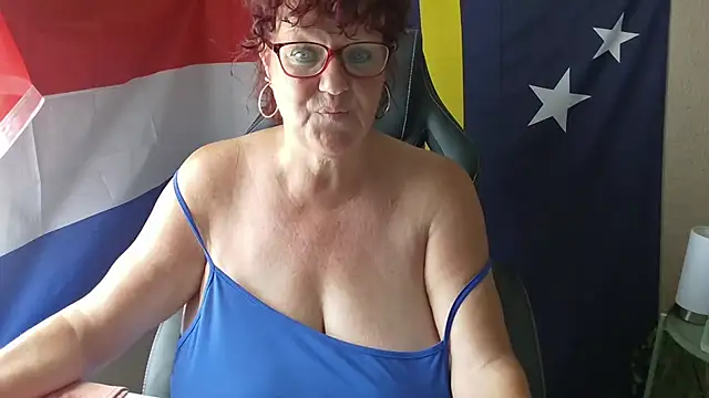 Snapshot of -Curvy- chatting on 22, 6, 2026 -Curvy- online show from 22, 6, 2026