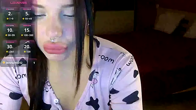 Snapshot of Cassie_Pinkkk chatting on 25, 10, 2025 Cassie Pinkkk online show from 25, 10, 2025