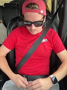 Snapshot of uncut_luke chatting on 17, 10, 2025 uncut luke online show from 17, 10, 2025