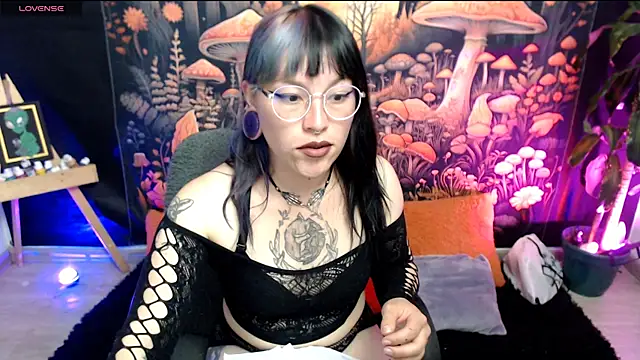 LunaBunny8 online show from 27, 10, 2025