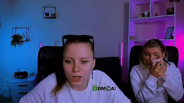 Snapshot of foxy_tease_ chatting on 9, 11, 2025 foxy tease online show from 9, 11, 2025