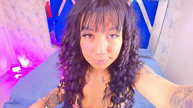 Snapshot of Soleil_66 chatting on 18, 12, 2025 Soleil 66 online show from 18, 12, 2025