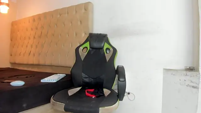 Darkknightx01 online show from 13, 3, 2026