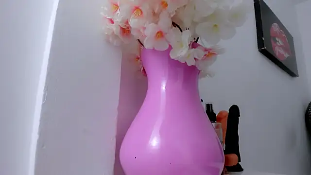 eimy skinny  online show from 18, 1, 2026