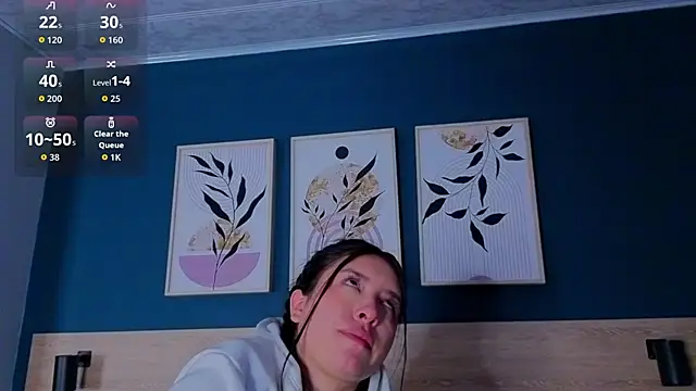 Snapshot of SarahMiler_ chatting on 22, 10, 2025 SarahMiler online show from 22, 10, 2025