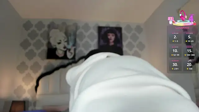 Snapshot of SarahMiler_ chatting on 3, 11, 2025 SarahMiler online show from 3, 11, 2025