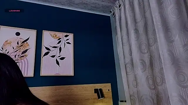 Snapshot of SarahMiler_ chatting on 29, 11, 2025 SarahMiler online show from 29, 11, 2025