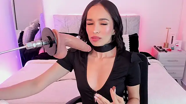 Taylormaxwell online show from 10, 10, 2025