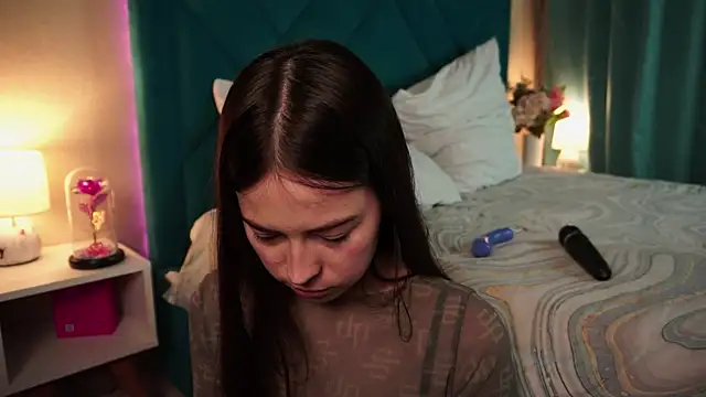 ywixos online show from 18, 4, 2026