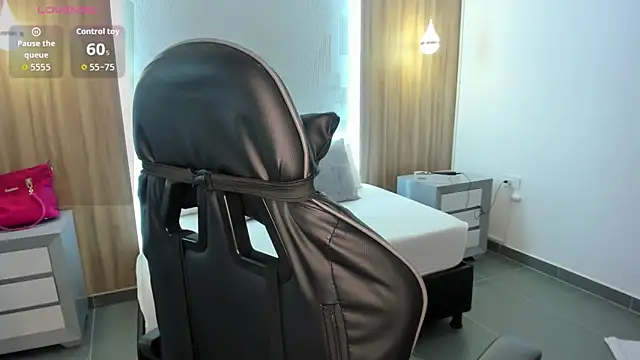 megara x  online show from 5, 12, 2025