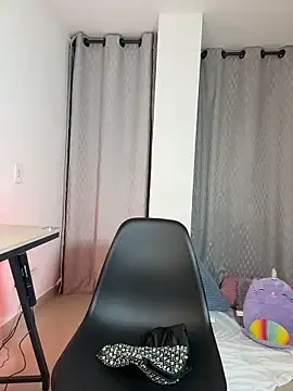 Mia sweet80 online show from 5, 2, 2026