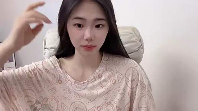 Snapshot of suki-1 chatting on 24, 4, 2026 suki-1 online show from 24, 4, 2026
