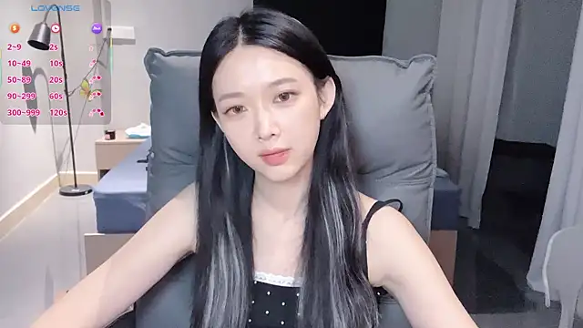 Snapshot of NiNi-baby520 chatting on 25, 10, 2025 NiNi-baby520 online show from 25, 10, 2025