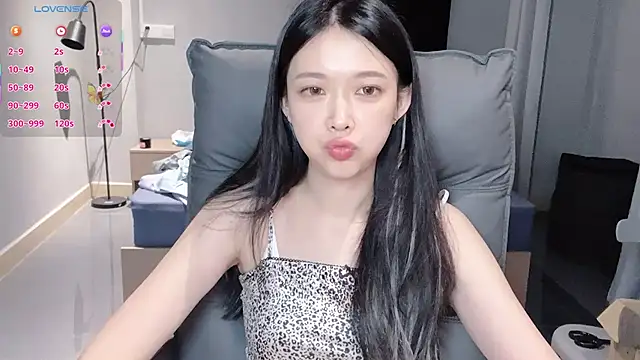 Snapshot of NiNi-baby520 chatting on 15, 11, 2025 NiNi-baby520 online show from 15, 11, 2025