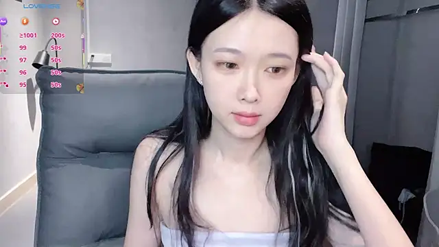 Snapshot of NiNi-baby520 chatting on 27, 11, 2025 NiNi-baby520 online show from 27, 11, 2025