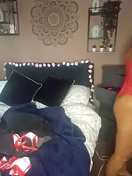 LonelyLucinda online show from 28, 9, 2025