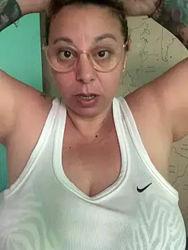 Snapshot of LupeLok chatting on 20, 12, 2025 LupeLok online show from 20, 12, 2025