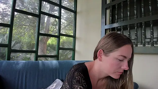 Snapshot of Angiehuston1 chatting on 4, 10, 2025 Angiehuston1 online show from 4, 10, 2025