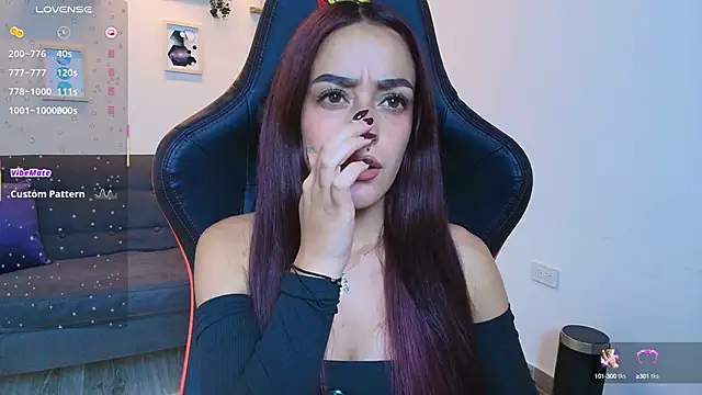 Snapshot of ViolethRosse chatting on 10, 10, 2025 ViolethRosse online show from 10, 10, 2025