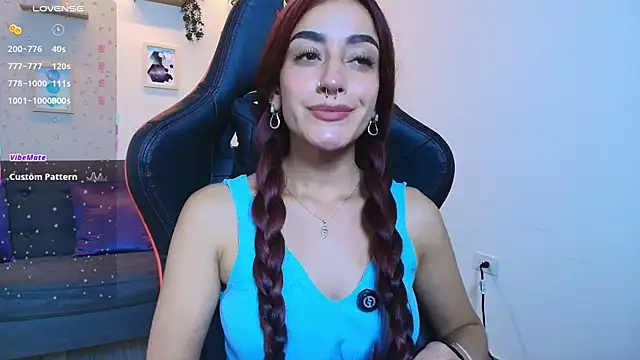 Snapshot of ViolethRosse chatting on 22, 10, 2025 ViolethRosse online show from 22, 10, 2025