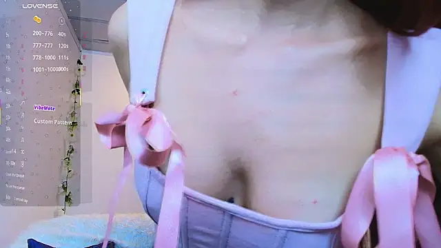 Snapshot of ViolethRosse chatting on 13, 3, 2026 ViolethRosse online show from 13, 3, 2026