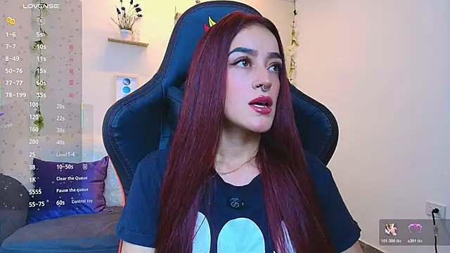 Snapshot of ViolethRosse chatting on 8, 4, 2026 ViolethRosse online show from 8, 4, 2026